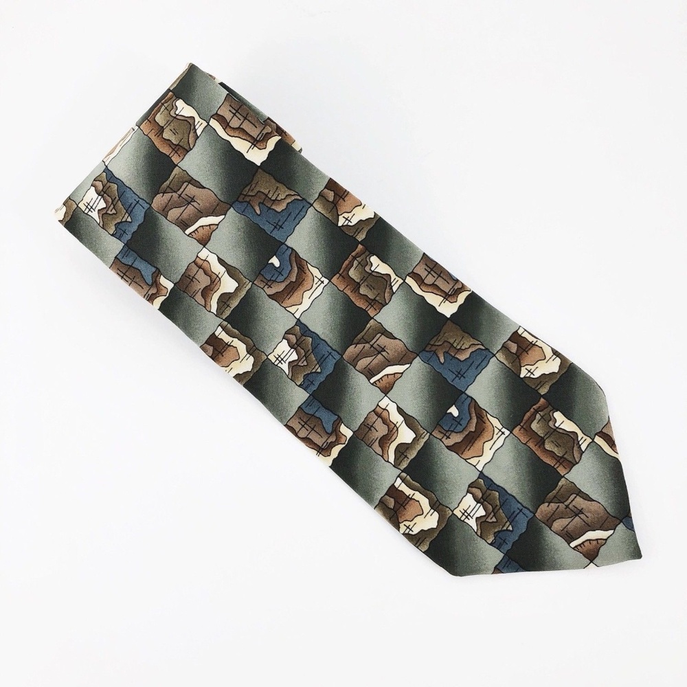 Stonehenge Men's Tie Cocktail Scotch Microscope
